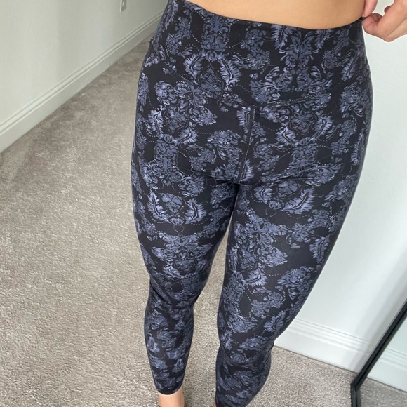 Stori Perseverence Tight in damask onyx violet size 4 - Picture 6 of 7